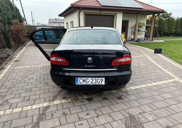 Skoda Superb cena 30000 przebieg: 326000, rok produkcji 2011 z Warszawa małe 277